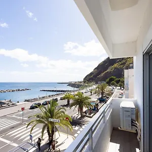 home2book-sea-front-las-teresitas-beach-3.tenerifehoteles.net/